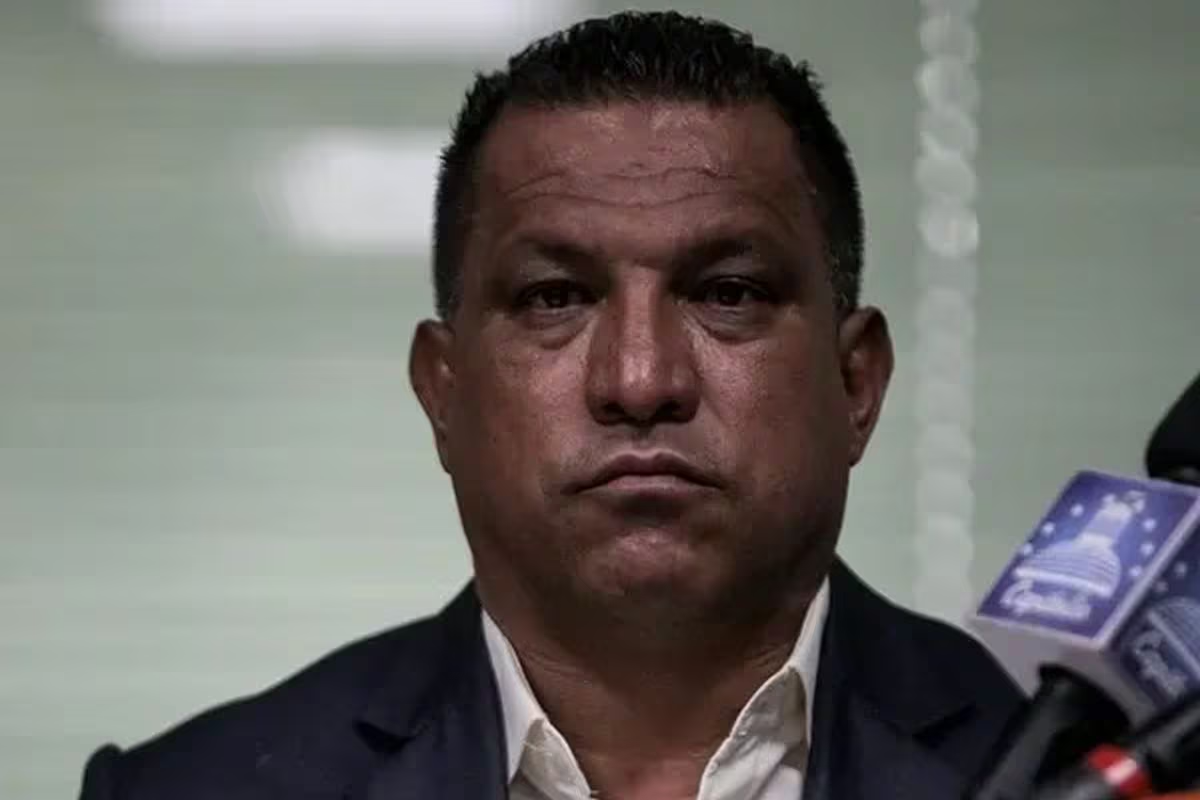 Edición del 7 de diciembre – Cotorra Cancerbera